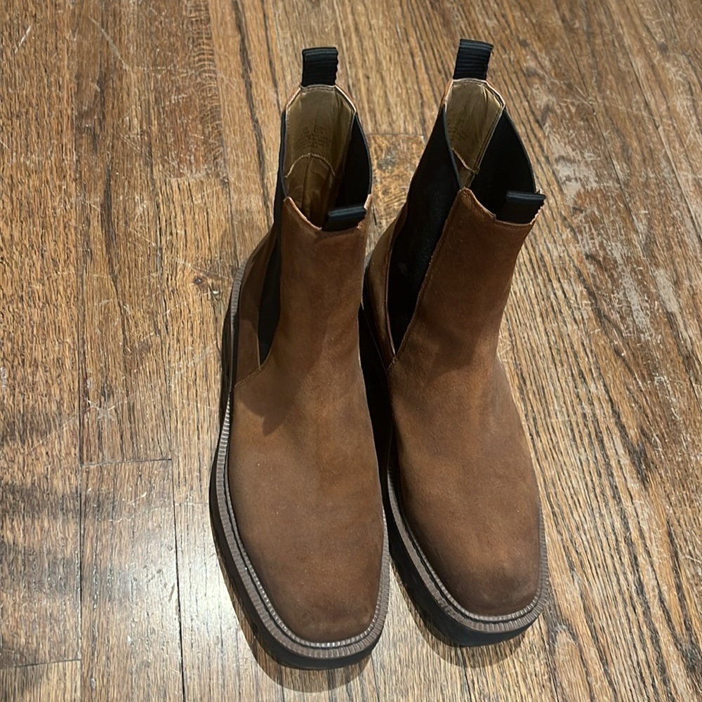 Women’s brown suede Chelsea Boots- never worn- no box